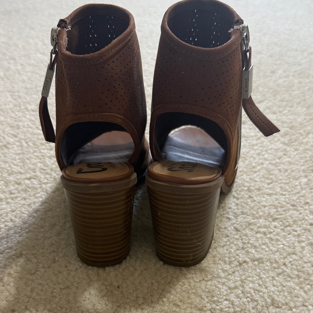 Circus by Sam Edelman Brown and Tan Heeled Boots - Picture 4 of 6